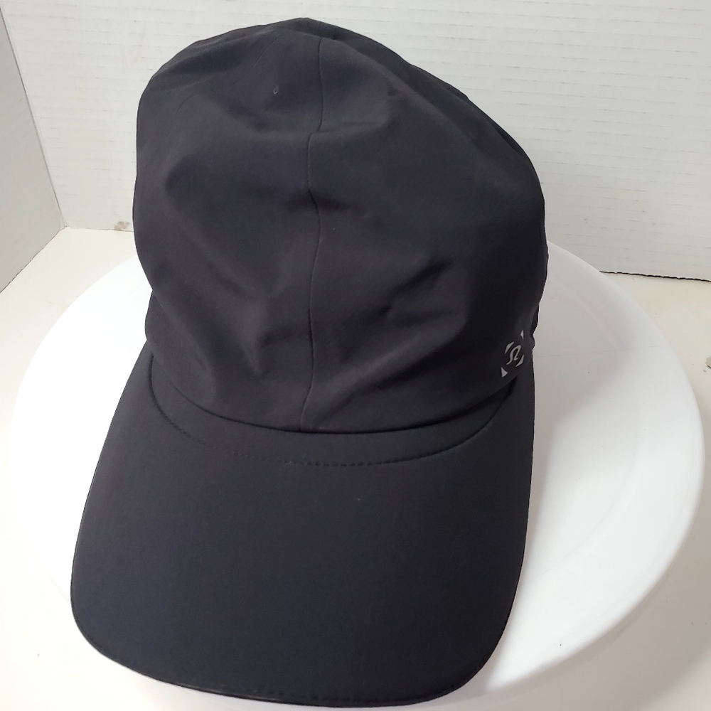 Lululemon Men's Soft Black Baseball Cap